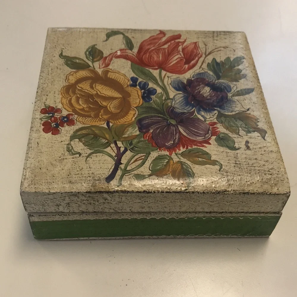 Vintage Italian Florentia‎ Wood Trinket/Dresser Box
